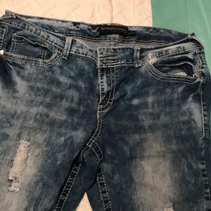 Super cute jeans! Fits great